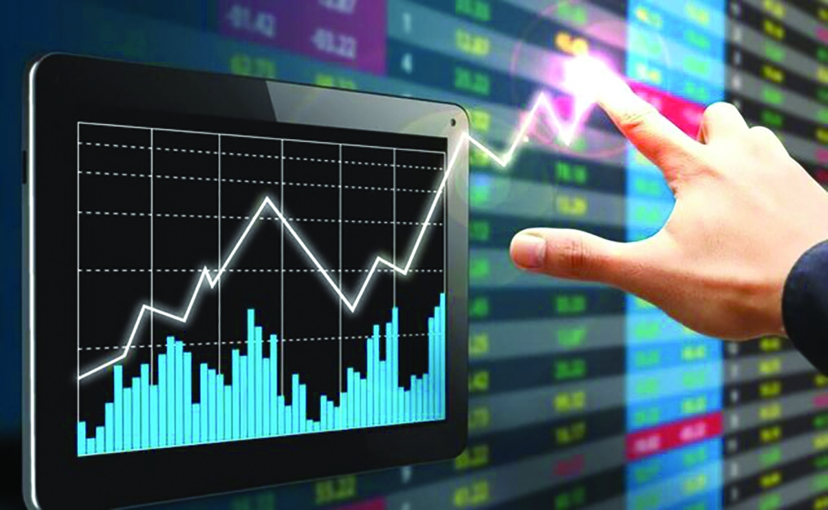 بازار سهام در هفته گذشته میان امید و هراس معاملات خود را انجام داد‌؛ با این حال در پنج روز معاملاتی هفته، شاخص کل بورس تهران به‌عنوان نماگر بازار سهام از صعود به قله سه‌ میلیون‌ و۲۲۴‌هزارواحد درپایان روزشنبه هفته گذشته (۱۷ آبان ۱۴۰۴) و تا سه‌ میلیون‌ و ۹۸‌ هزار در پایان معاملات هفته (روز چهارشنبه، ۲۱ آبان ۱۴۰۴) نوسان داشت.