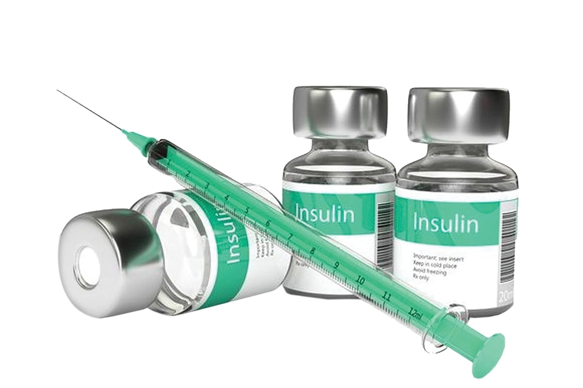 متخصص داروسازی بالینی دانشگاه علوم پزشکی شیراز با اشاره به اهمیت آگاهی بیماران مبتلا به دیابت از اصول تزریق انسولین، روش‌های نگهداری و نکات ایمنی آن، بر ضرورت انتخاب نوع مناسب و دوز انسولین با تشخیص پزشک و مشورت داروساز تاکید کرد.