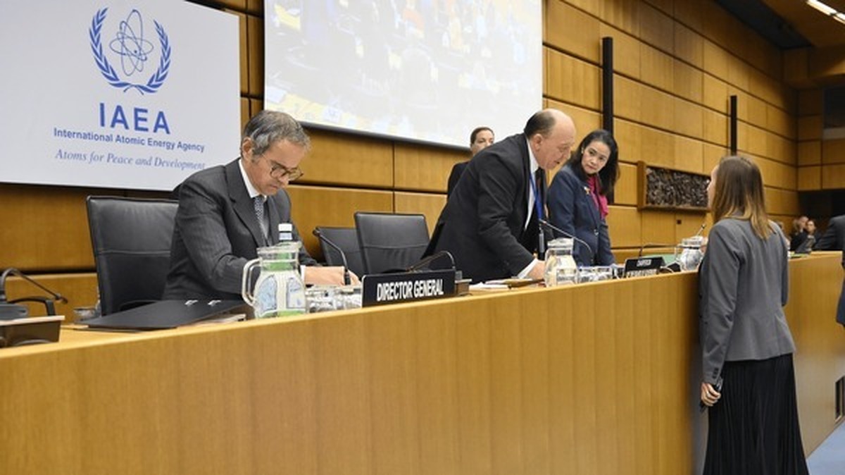 به‌رغم تحرکات ضد ایرانی سه کشور اروپایی در آستانه نشست شورای حکام آژانس، خبرنگار وال استریت ژورنال می‌گوید که ارجاع پرونده هسته‌ای ایران از آژانس به شورای امنیت، در دستور کار قرار ندارد.