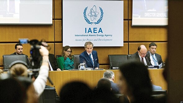 هذیان‌گویی تروئیکا