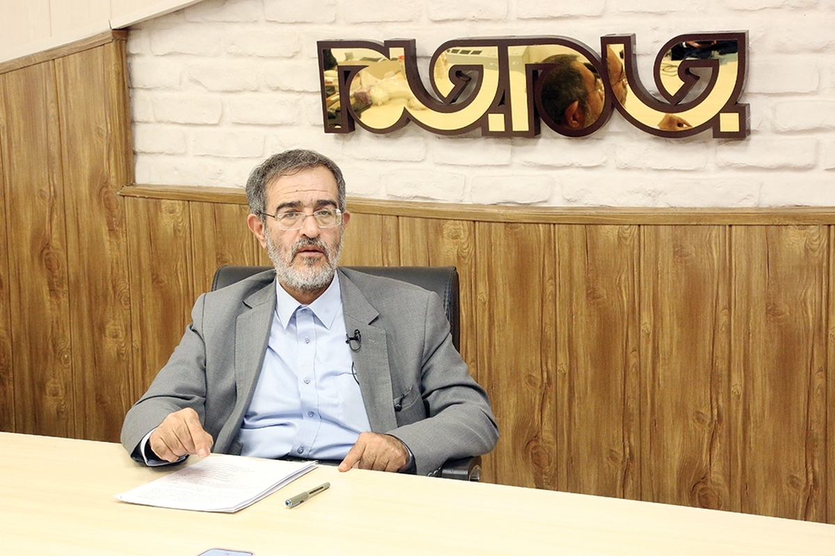 این روزها که علم، فناوری و فرهنگ سه‌ضلع مثلث پیشرفت هر کشور به‌شمار می‌آیند، جهاد دانشگاهی بیش از چهار دهه است که به‌عنوان یکی از بازوان اصلی زیست‌بوم علمی و فرهنگی کشور نقش‌آفرینی می‌کند. نهادی برخاسته از بطن دانشگاه که در طول سال‌ها، از ایده‌ای انقلابی به نهادی اثرگذار در عرصه‌های دانش‌بنیان، فرهنگی و اشتغال‌زایی جوانان بدل شده است.