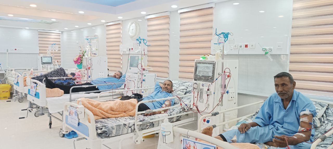 خدمات درمانی دولتی به بیماران دیالیزی ثابت در تایباد متوقف شد