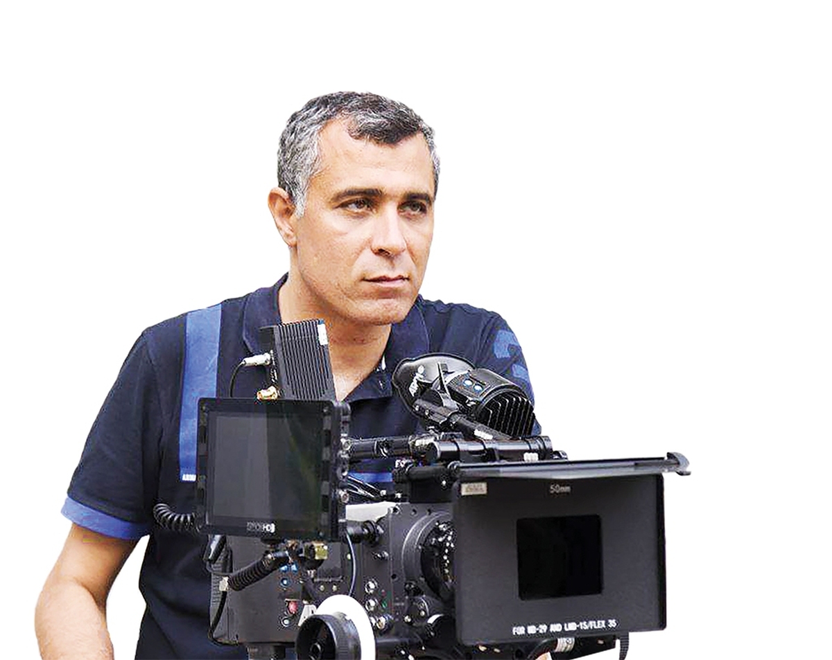 این‌روزها جوانانی که برای بهبود زندگی‌شان تلاش می‌کنند و می‌خواهند قدمی بردارند که حداقل به رفاه نسبی برسند، با مشکلات بسیاری دست‌و‌پنجه نرم می‌کنند. این دغدغه‌ها زن‌و‌مرد هم ندارد و هر‌دو دوشادوش هم برای بهتر‌شدن زندگی تلاش می‌کنند. در واقع مشکلات اقتصادی موجب شده که نیمی از مشغله ذهنی جوان امروز تامین هزینه‌های جاری و به‌سرانجام‌رساندن مسئولیت‌هایی باشد که به‌تدریج در زندگی با آن مواجه می‌شوند و راه گریزی هم از آن نیست.