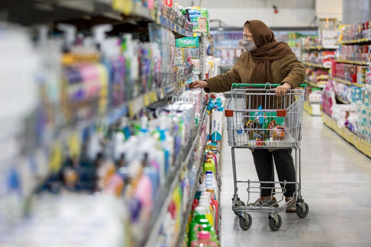 اجرای طرح کالابرگ الکترونیکی یکی از سیاست‌های حمایتی و هدفمند از معیشت خانوارهاست. این طرح با هدف حمایت از دهک‌های کم‌درآمد با تخصیص اعتبار کالایی برای خرید اقلام اساسی اجرا شده تا امنیت غذایی اقشار کم‌درآمد تضمین شود. کالابرگ به مشمولان این طرح که هفت دهک را شامل می‌شود این امکان را می‌دهد که کالاهای اساسی را از فروشگاه‌های تعیین‌شده و با یارانه (اعتبار) بیشتر و به‌صورت ‌تشویقی‌ خریداری کنند.