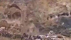 ببینید | ریزش پل موقت یک معدن در کنگو