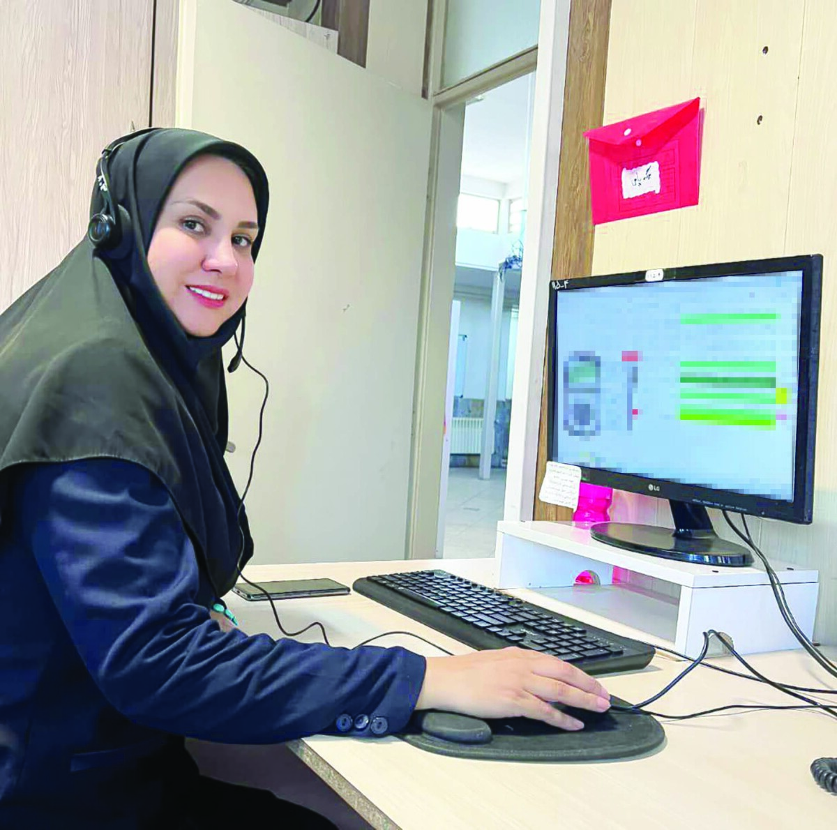 یک عملیات امداد و نجات سه نفره با حضور خواهر کوچک، پدر و یک پرستار تریاژ تلفنی اورژانس همدان با موفقیت همراه بود و به نجات دختر ۱۷ ساله خانواده منجر شد. حادثه‌ای که اواخر مهرماه در همدان رخ داد اما با همکاری گروهی و هوشیاری و راهنمایی توام با آرامش پرستار تریاژ اورژانس به یکی از شیرین‌ترین خاطرات آنها تبدیل شد.