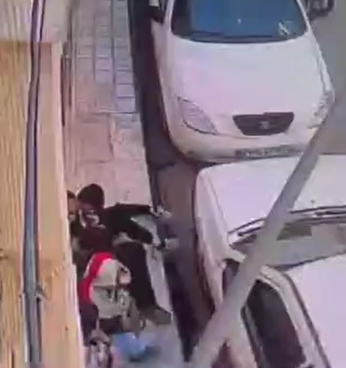 عاملان زورگیری تلفن همراه در مشهد دستگیر شدند