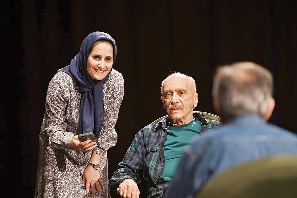 الهام حاتمی‌ تهیه‌کننده‌ای است که همیشه درجست‌وجوی نوآوری درتولیدات تلویزیونی بوده. اودر‌کنارحضور‌ در پروژه‌هایی که به فرهنگ و تاریخ مردم ایران نزدیکند، به‌ویژه با برنامه «چهل‌تیکه» خود را به یک چهره قابل توجه در دنیای رسانه تبدیل کرده است.