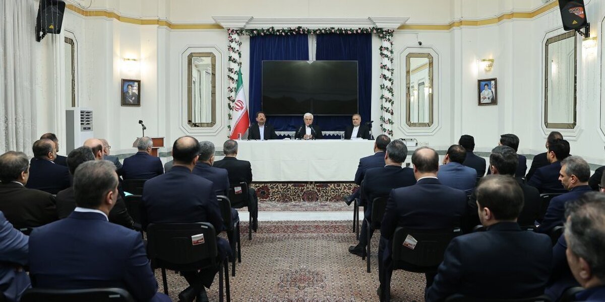 معاون اول رئیس‌ جمهور با بیان اینکه راهبرد ارتقاء جایگاه جمهوری اسلامی ایران در اتحادیه‌های منطقه‌ای از دو دهه قبل آغاز شده است، گفت: توسعه روابط چندجانبه با اتحادیه‌های منطقه‌ای، یکی از اولویت‌های سیاست خارجی کشورمان است.