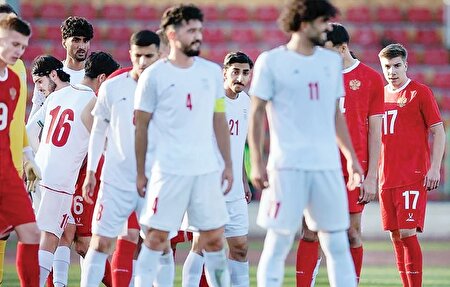 انتقاد مقابل امیر، سکوت مقابل امید!