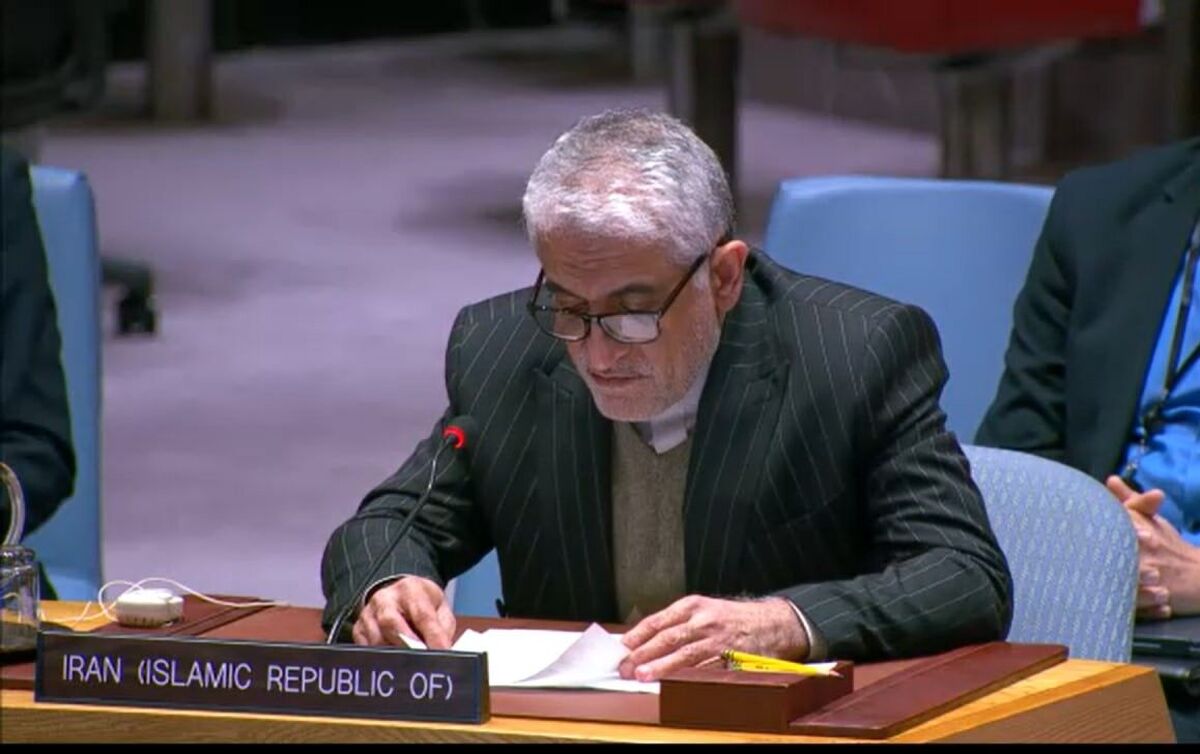 سفیر و نماینده دائم ایران در سازمان ملل با بیان اینکه ایران به حمایت از مردم سوریه در تلاش‌هایشان برای برقراری صلح، امنیت، بازسازی و آشتی ملی ادامه خواهد داد، گفت: ایران از بازسازی زیرساخت‌های سوریه و احیای اقتصاد آن کشور پشتیبانی می‌کند و آمادگی دارد در تحقق این هدف و تکمیل پروژه‌های اقتصادی در حال اجرای خود در سوریه، در صورت فراهم بودن شرایط لازم، مساعدت کند.