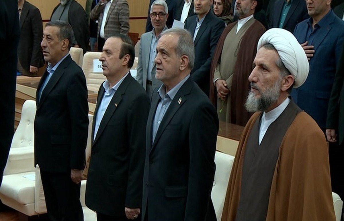 مسعود پزشکیان، رئیس جمهور در ادامه سفر‌های استانی امروز به استان قزوین سفر کرد.