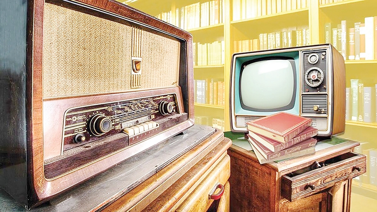 آنهایی که دستی بر آتش کتاب دارند و این یار مهربان به رفیق همیشگی‌شان تبدیل شده، معتقدند باید برای اصلاح سرانه مطالعه، مخاطب را ابتدا با کتاب آشتی داد. این مسأله شاید در ظاهر ساده به نظر برسد اما کلیدواژه‌ای است بر تمام اقداماتی که در حوزه افزایش سرانه کتابخوانی انجام می‌شود.