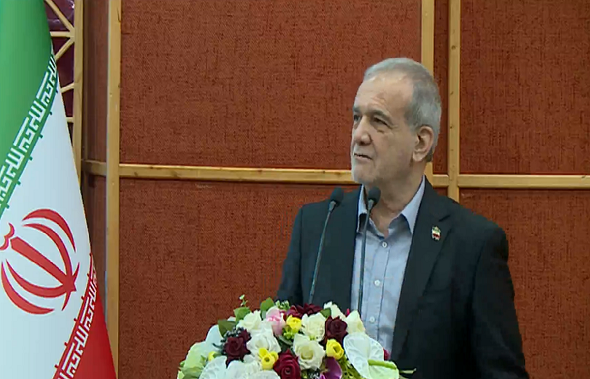 رئیس جمهور مهم‌ترین پیش‌شرط برای عبور از مشکلات فعلی کشور را وحدت و انسجام ملی دانست و گفت: حزب‌گرایی و خودمحوری منجر به تفرقه می‌شود.