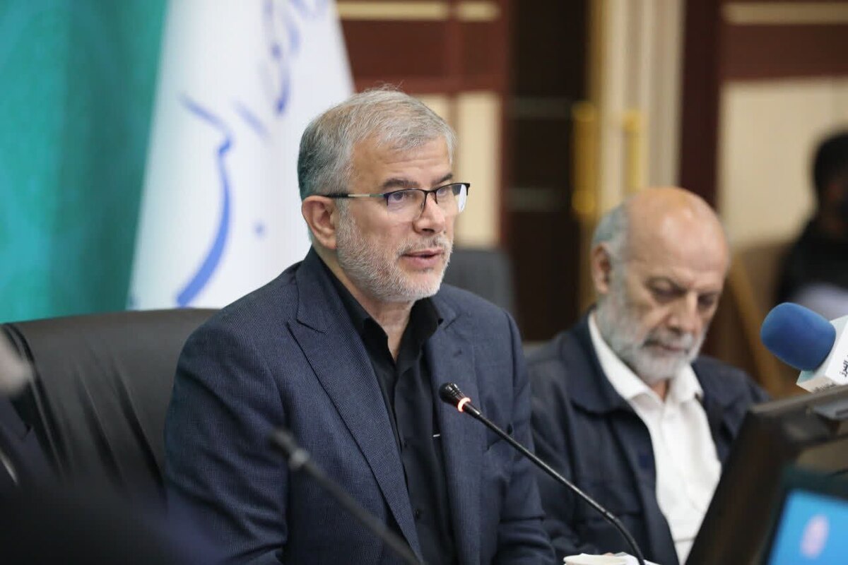 استاندار البرز در نشست وزیر تعاون، کار و رفاه اجتماعی با فعالان اقتصادی و مدیران درمانی استان، بر ضرورت پایش مستمر واحد‌های اقتصادی و تأمین رفاه کارکنان تأکید کرد و گفت که دولت با همکاری دستگاه‌های مرتبط تلاش می‌کند مشکلات مالی و درمانی کارکنان رفع شود.