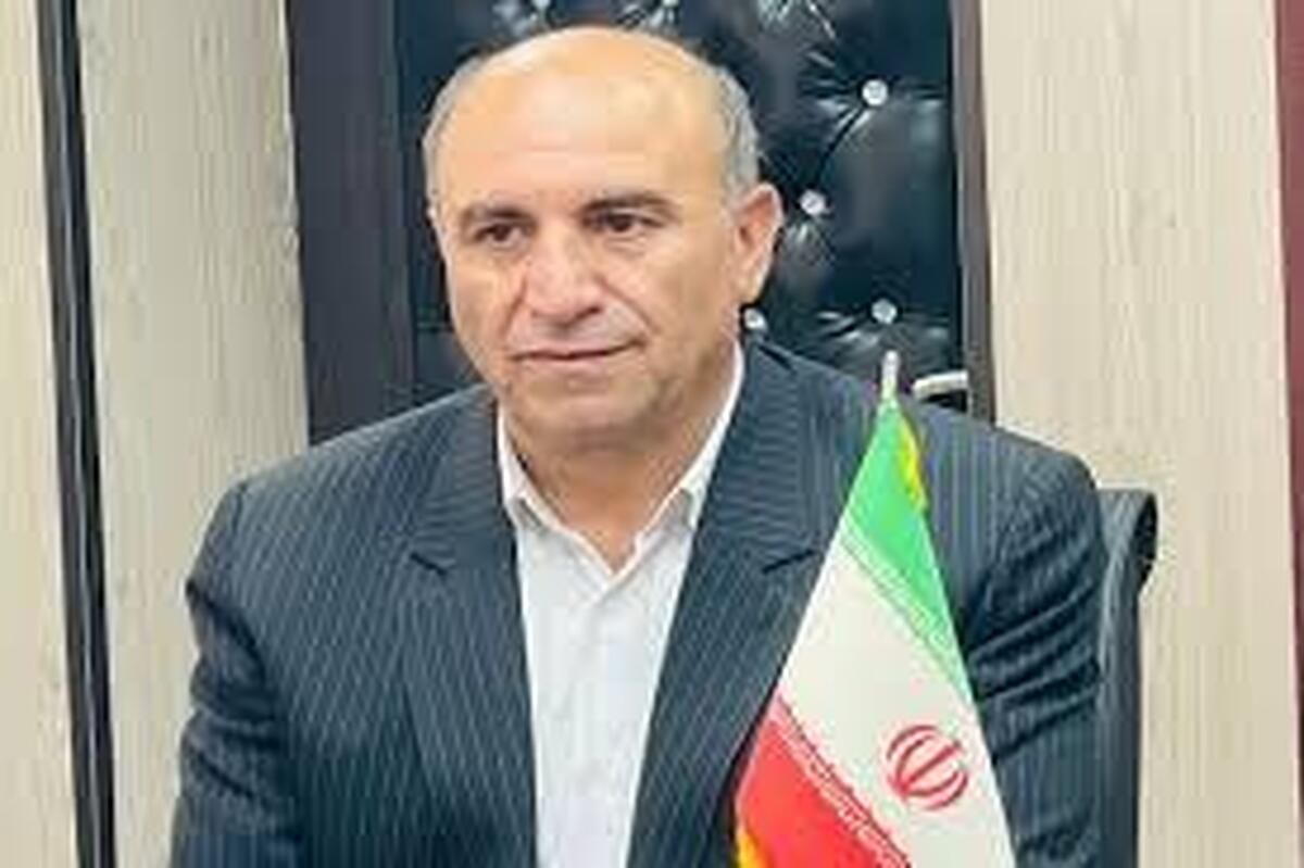 خرم آباد-جام جم آنلاین-فرماندار شهرستان خرم‌آباد گفت: استفاده از ظرفیت نخبگان، دانشگاهیان، سیاسیون، فعالان حوزه‌های اقتصادی، اجتماعی و فرهنگی مهم‌ترین رکن سرمایه اجتماعی برای اجرای مؤثر سند توسعه استان و شهرستان است.