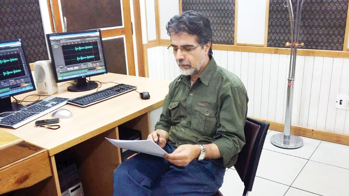 محمدباقر رضایی، نویسنده و فعال رسانه‌ای از سال ۱۳۷۲ وارد رادیو شده و نویسنده برنامه‌های ادبی این رسانه بوده است. او در واقع داستان‌نویس و منتقد ادبی است که تا به حال ۱۶ کتاب داستانی و نقد و بررسی کتاب منتشر کرده. برخی از کتاب‌های او با نام مستعارش «باقر رجبعلی» منتشر شده، ولی کتاب‌های اخیرش همه با نام اصلی‌اش به بازار کتاب آمده‌اند.