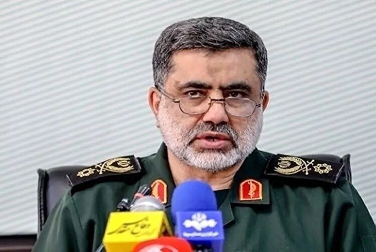سردار سرتیپ پاسدار محمد تولایی، معاون هماهنگکننده سابق سازمان اطلاعات سپاه درباره نقض آتشبس در غزه از سوی صهیونیستها گفت، صبر راهبردی مقاومت در این زمینه نباید به منزله تسلیم لحاظ شود و در موقع لزوم، نیروهای مقاومت پاسخ دندانشکنی خواهند داد.