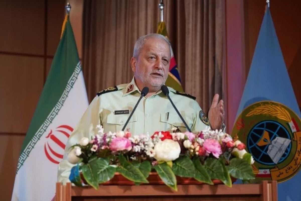 سردار احمدی‌مقدم، رئیس دانشگاه عالی دفاع ملی با بیان اینکه رژیم صهیونیستی بقای خود را در جنگ و ادامه بحران می‌بیند، گفت: صهیونیست‌ها قابل اعتماد نیستند.
