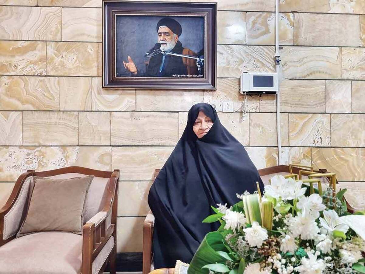 «ماهرخسار» خادم فرهنگ حسینی و رضوی بود که یاد و نام او با نوکری امام حسین (ع) و اخلاص در خدمت به بارگاه ولی‌نعمت گره خورده است. برای من که توفیق همکلامی با آقای روضه‌خوان حرم را نداشتم، دانستن درباره سبک زندگی و سلوک رفتاری او، پاسخی بود به این پرسش که چرا همه افرادی که از دور و نزدیک ماهرخسار را می‌شناختند، این چنین شیفته مرام او بودند؟  
در ایام سالگرد درگذشت فخرالذاکرین آستان مقدس امام رضا (ع) با همسر مرحوم سیدجعفر ماهرخسار به گفت‌و‌گو نشستیم.