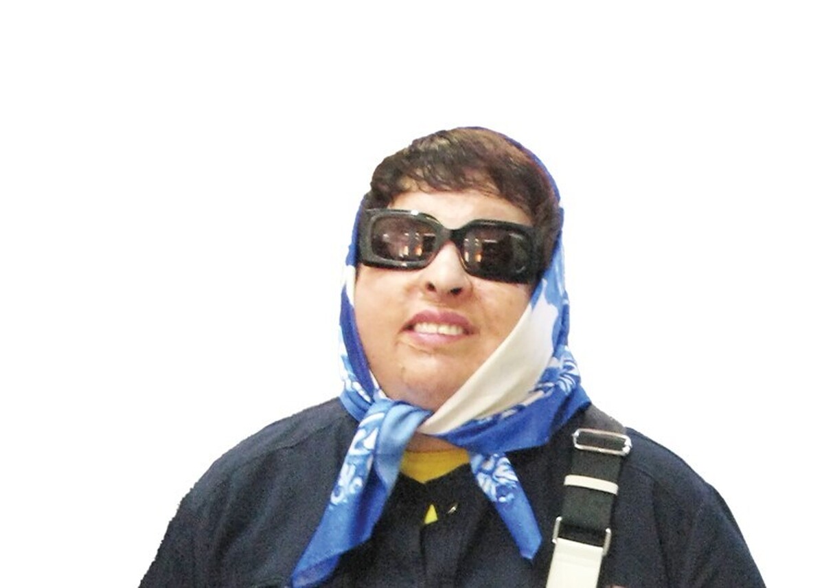 ‌‌آمنه بهرامی‌، قربانی اسیدپاشی که عامل این جنایت را بخشیده بود دیروز به اجرای احکام دادسرای جنایی تهران آمد و خواستار دریافت دیه خود پس از چند سال کش‌وقوس‌ قضایی شد.