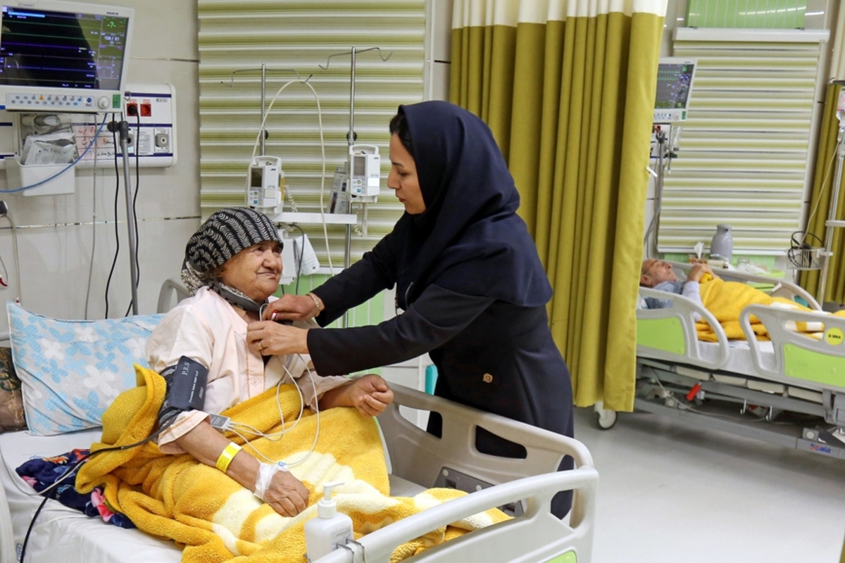 معاون پرستاری وزارت بهداشت درمان و آموزش پزشکی از تصویب هفت مصوبه حمایتی در راستای بهبود وضعیت معیشتی، رفاهی و حرفه‌ای پرستاران کشور خبر داد.