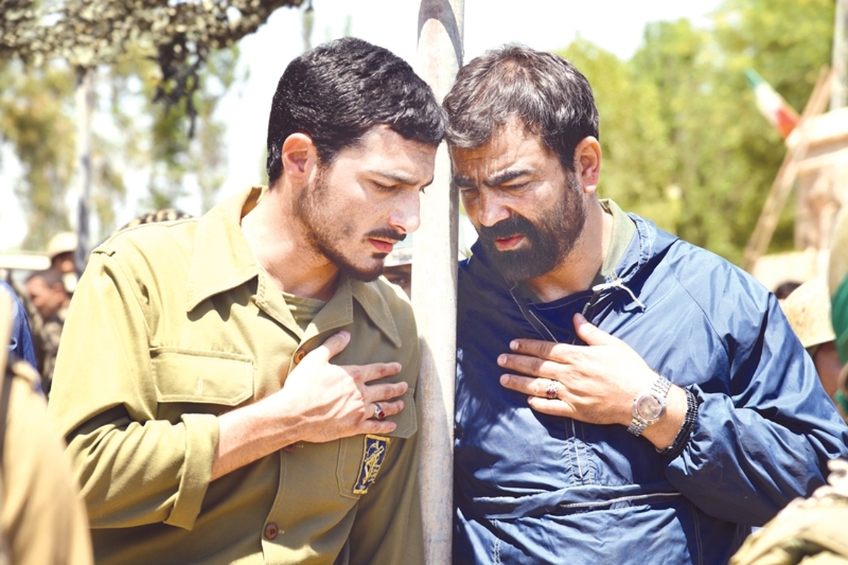 «مجنون» به کارگردانی مهدی شامحمدی و تهیه‌کنندگی عباس نادران که از ۱۶مهر در حال اکران است بخشی از پیروزی و تسلیم‌نشدن شهید مهدی زین‌الدین را در عملیات خیبر به تصویر می‌کشد. عباس نادران معتقد است مخاطبان در فیلم مجنون شاهد قهرمانی زمینی، مقاوم، ایستاده و امیدوار هستند که با وجود تمام کمبودها بازهم تسلیم نمی‌شود و پیش می‌رود.