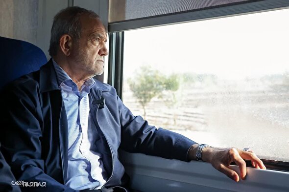 بازدید رئیس جمهور از مرکز لجستیک و بندر خشک آپرین اسلامشهر