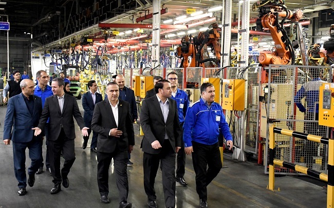 بازدید شبانه مدیرعامل بانک سپه از خطوط تولید ایران خودرو خراسان بازدید شبانه مدیرعامل بانک سپه از خطوط تولید ایران خودرو خراسان