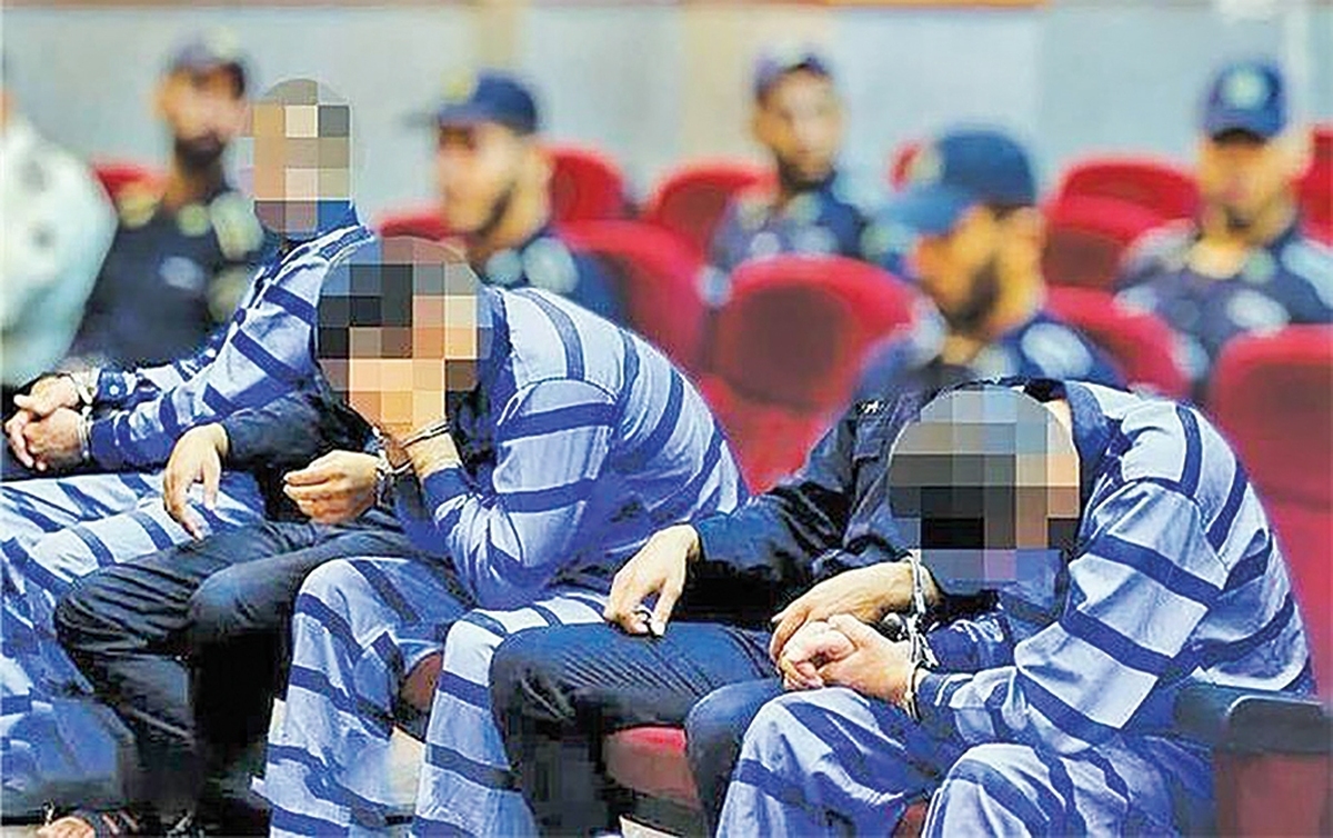 مرد میانسالی که متهم است برای قتل همسرش با پرداخت ۵۰ میلیون تومان دو قاتل افغان را اجیر کرده، در دادگاه منکر اتهامش شد.