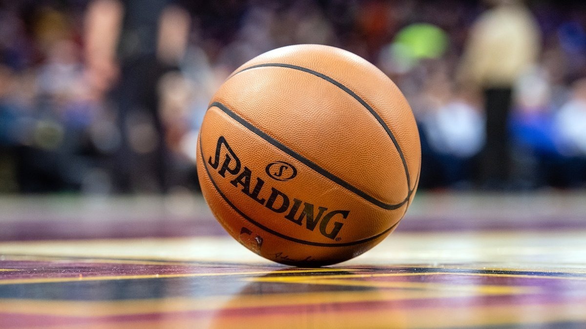 در ۴ سال گذشته، جامعه بسکتبال کشور از آنچه در حوزه مدیریت، برنامه‌ریزی و رشد و پیشرفت بسکتبال اتفاق افتاده، انتظاراتی فراتر داشته است. بررسی روندهای موجود نشان می‌دهد که برخی چالش‌ها نیازمند بازنگری جدی و اصلاح ساختاری هستند تا مسیر رشد بسکتبال ایران هموارتر شود.