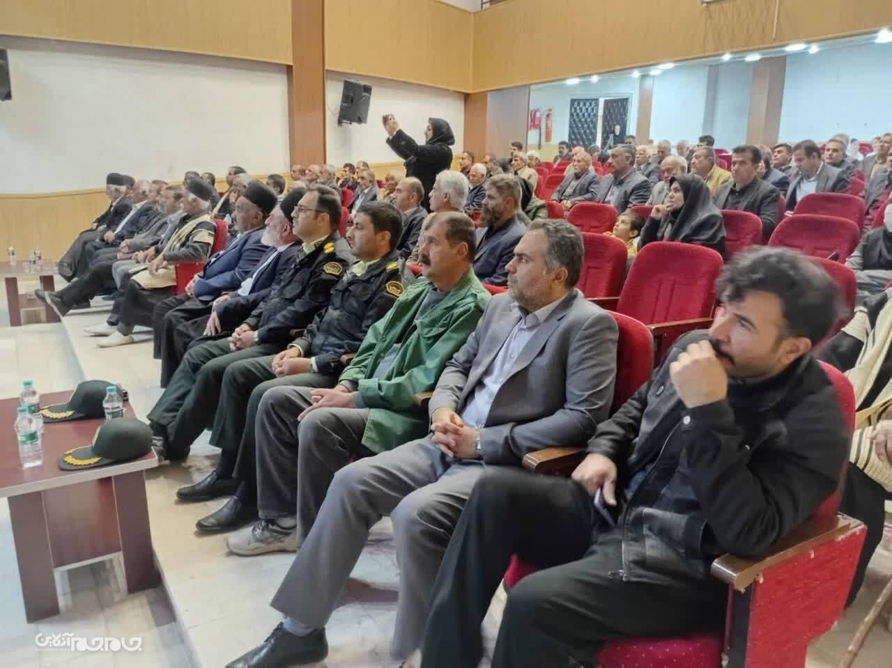 همایش روز جهانی خاک در فارسان: خاک سالم، بنیان شهرهای پایدار همایش روز جهانی خاک در فارسان: خاک سالم، بنیان شهرهای پایدار