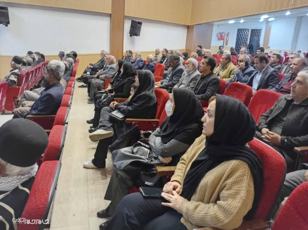 همایش روز جهانی خاک در فارسان: خاک سالم، بنیان شهرهای پایدار همایش روز جهانی خاک در فارسان: خاک سالم، بنیان شهرهای پایدار