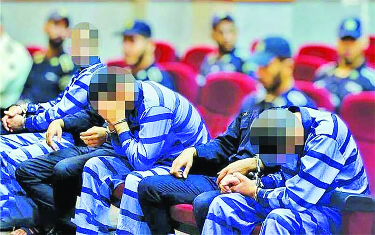  اعضای باند دزدان عنکبوتی تهران که به خانه‌های شمال تهران دستبرد زده بودند‌ پس از محاکمه به اتهام سرقت حدی به قطع چهار انگشت و رد مال محکوم شدند. این رأی قابل اعتراض در دیوان‌عالی کشور است. سوابق کیفری متهمان، گستاخی در سرقت‌ها و وجود شرایط حدی باعث شد با این مجازات سنگین روبه‌رو شوند‌.