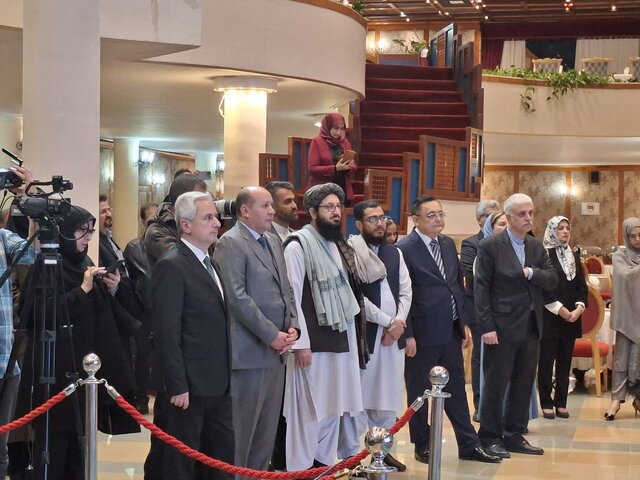 سفیر ترکیه در ایران: ظرفیت همکاریها بالاست؛ تحریم را بهانه نکنیم سفیر ترکیه در ایران: ظرفیت همکاریها بالاست؛ تحریم را بهانه نکنیم