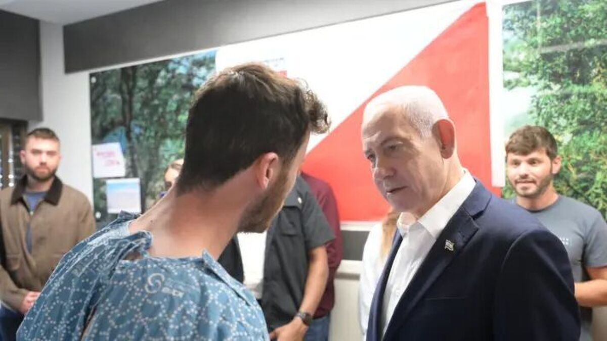 نتانیاهو با حضور در بیمارستان و بالای سر سربازان ارتش رژیم صهیونیستی که در خلال درگیری با مردم سوریه درگیر شده بودند، خواهان غیر نظامی شدن جنوب این کشور از دمشق تا مرزهای فلسطین اشغالی شد.