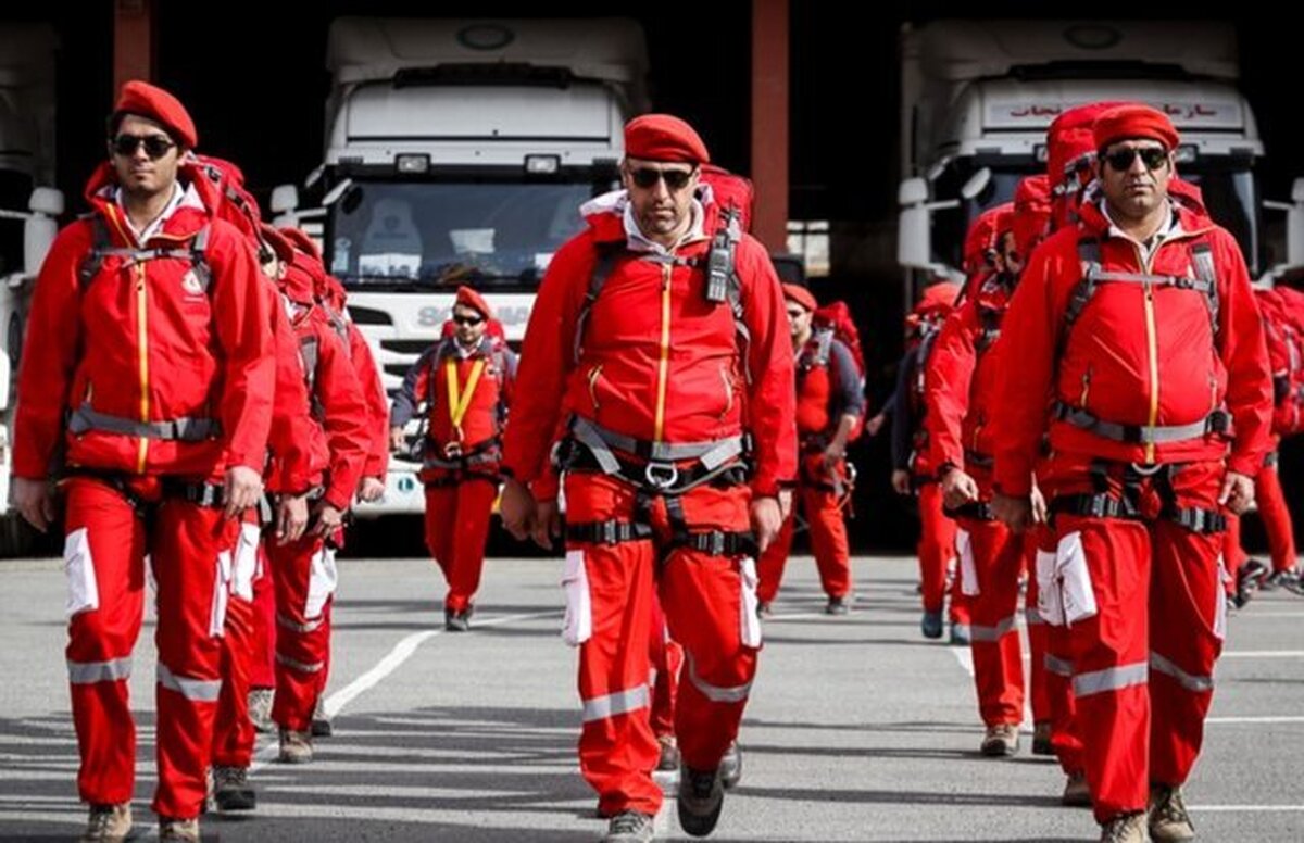 ورود سامانه نیرومند بارشی از بامداد یکشنبه، چهار استان غربی کشور را در معرض سیلاب و طغیان رودخانه‌ها قرار داده و هم‌زمان معاون عملیات سازمان امداد و نجات هلال‌احمر، از آماده‌باش کامل تیم‌های عملیاتی این جمعیت و لزوم پرهیز مردم از حضور در مناطق پرخطر خبر داد.