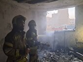 نجات ۱۵ ساکن محبوس در آتش‌ سوزی ساختمان مسکونی در نعمت‌آباد