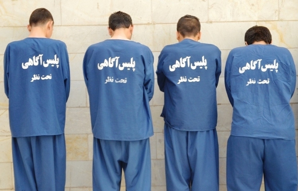 فرمانده انتظامی استان گفت: شخصی که با جعل عنوان کارمند وزارت کشور اقدام به ۶۰ میلیارد ریال کلاهبرداری از دو خانواده با وعده گرفتن رضایت از شکات آنها کرده بود، دستگیر شد.