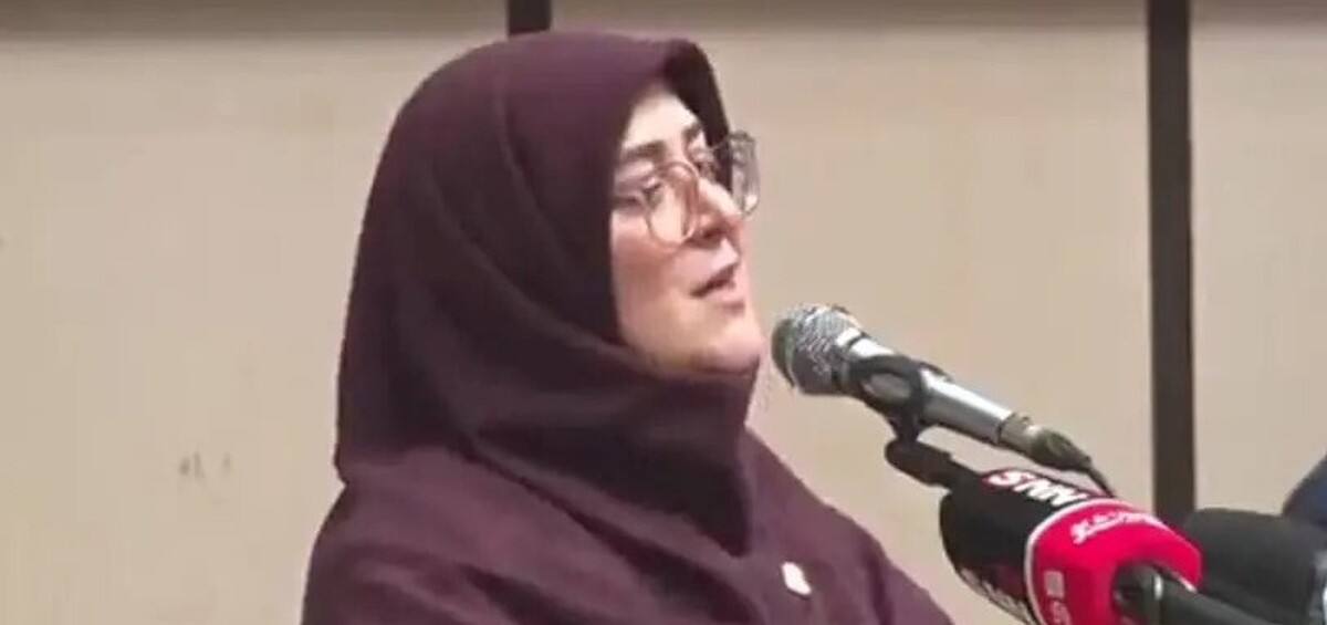 سخنگوی دولت چهاردهم ضمن تجلیل از مطالبه‌گری و شجاعت دانشجویان، گفت: فریاد‌های به‌حق دانشجویان درباره مسایل اقتصادی و اجتماعی جامعه را همچون اذان می‌شنوم که باید شنیده شود و دولت مکلف به انجام تکالیف قانونی و خدمتگزاری است.