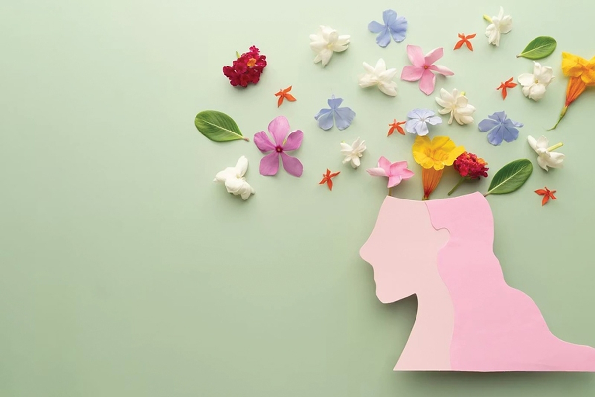 بسیاری از آثار خلاقه هنری معروف در حالتی نوشته شده که روانشناسان آن را «حالت هیپنواگوژیک» می‌نامند؛ حالتی گذرا و مرزی بین خواب و بیداری که در آن انسان نیمه‌هوشیار است و تصاویر و صداهای ذهنی زنده‌ای را تجربه می‌کند. در اوایل سال ۱۹۶۵، پل مک‌کارتنی صبح زود از خواب بیدار شد و متوجه شد یک ملودی طولانی و پیچیده در ذهنش در حال نواخته شدن است.