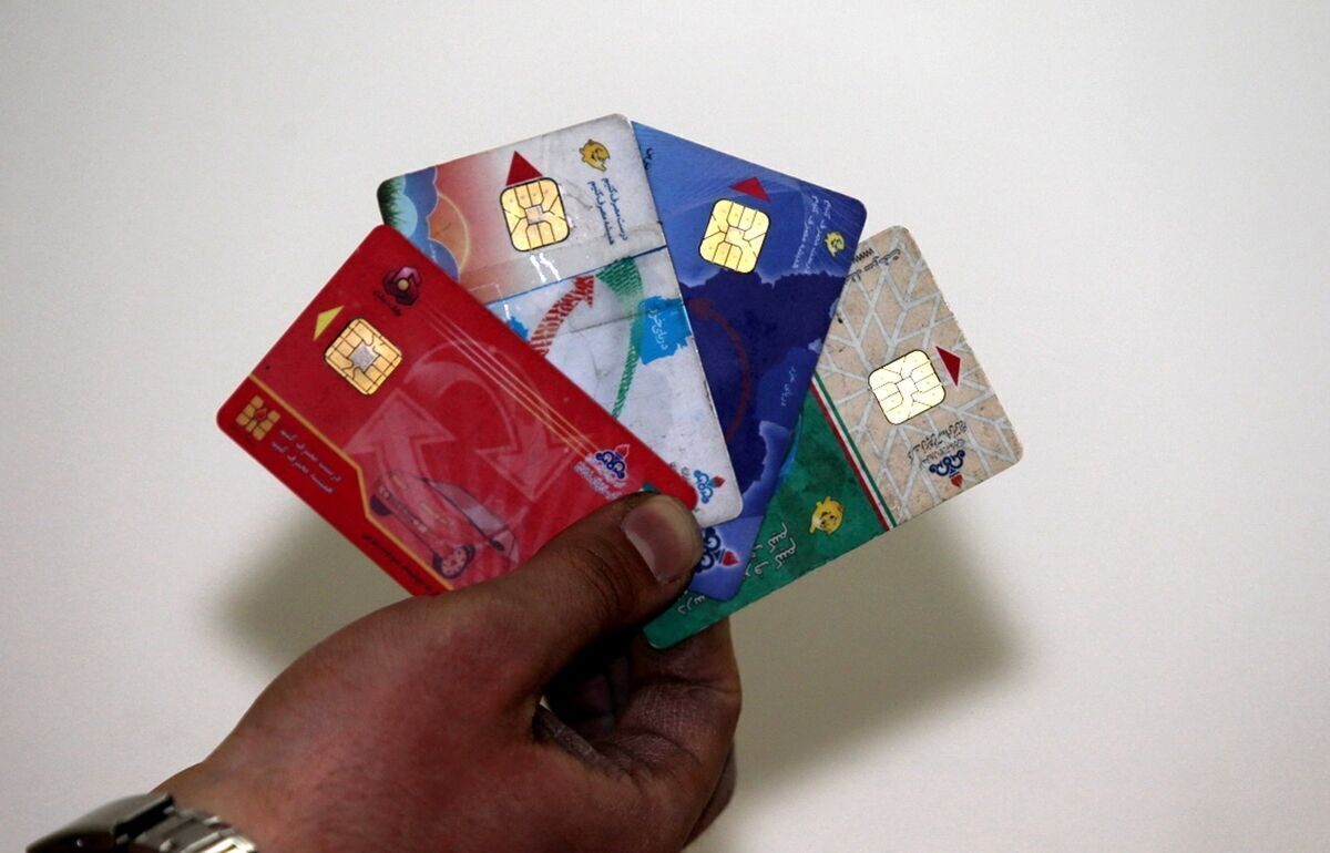 شرکت ملی پخش فرآورده‌های نفتی ایران از آغاز ثبت نام خدمات کارت هوشمند سوخت برای مالکان چندخودرو از ساعت ۹ صبح امروز - ۱۸ آذر - خبر داد.