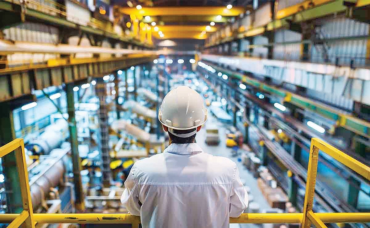 تورم تولیدکننده یکی از مهم‌ترین شاخص‌ها و ابزارهای سنجش فشارهای قیمتی در بخش تولید و عرضه کالا در اقتصاد است. این شاخص نشان می‌دهد هزینه تولید کالاها و خدمات برای تولیدکنندگان تا چه اندازه تغییر کرده است. افزایش تورم تولیدکننده معمولا بیانگر بالا رفتن قیمت مواد اولیه، انرژی، دستمزد و سایر نهاده‌های تولید است که دیر یا زود به سطح خرده‌فروشی و تورم مصرف‌کننده منتقل می‌شود‌؛ بنابراین، تورم تولیدکننده را می‌توان پیش‌نگر تورم مصرف‌کننده دانست.