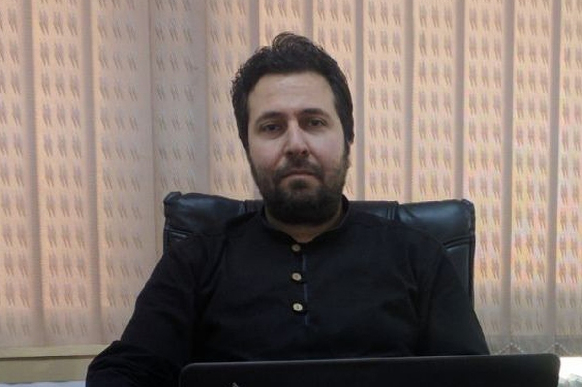 در جهانی که خبر‌ها با سرعت نور منتشر می‌شوند، فرصت اندیشیدن پیش از واکنش روزبه‌روز کمتر می‌شود. در چنین فضایی مدیران دیگر نمی‌توانند تنها با تکیه بر احساس، تجربه یا گزارش‌های سنتی تصمیم بگیرند. برای هدایت سازمانی در دریای پرتلاطم افکار عمومی، نیاز به «چشمی هوشمند» است؛ چشمی که همه چیز را ببیند، از لایه‌های پنهان شبکه‌های اجتماعی تا روایت‌های آشکار رسانه‌های رسمی.