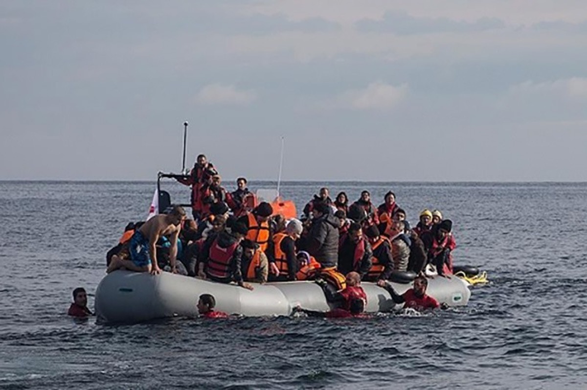 دو دوست که قصد مهاجرت به ترکیه را داشتند از سوی قاچاق‌بران ربوده شده و گروگانگیران از خانواده‌شان اخاذی کردند. این درحالی بودکه یکی ازگروگان‌هابعد از دو ماه نجات یافت و دیگری هنوز در اسارت به‌سر می‌برد.