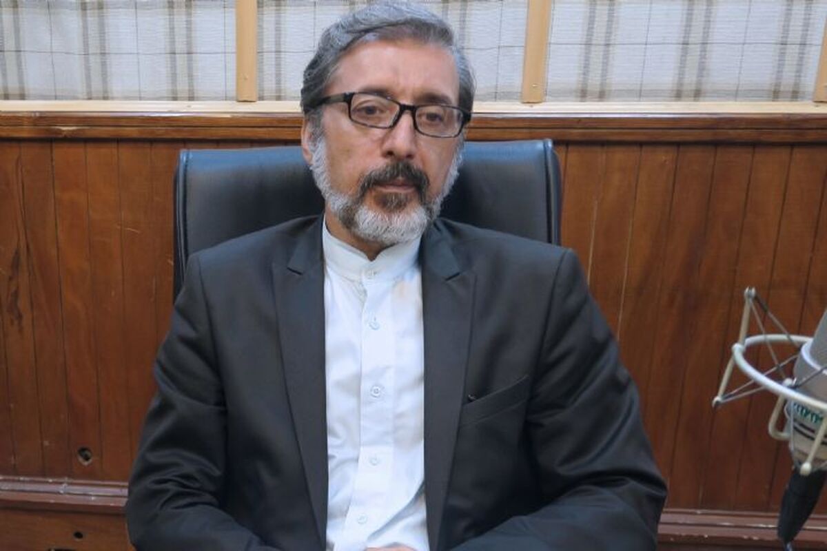 سیاست «نگاه به همسایگان» در مقایسه با سیاست‌هایی نظیر «نگاه به غرب» یا «نگاه به شرق» از یک مزیت بنیادین برخوردار است: این سیاست در هر ساختار نظام بین‌الملل -چه در شرایط تک‌قطبی، چه دو‌قطبی و چه چندقطبی- یک راهبرد قابل اتکا و منطقی به‌شمار می‌رود. هرچند همسایگی برای یک کشور گاه ممکن است با تهدیدهایی همراه باشد، اما اگر سیاست همسایگی با تمرکز و پیگیری حرفه‌ای دنبال شود، سرشار از فرصت‌های متعدد و تأثیرگذار چه در سطح منطقه‌ای و چه در سطح جهانی خواهد بود.