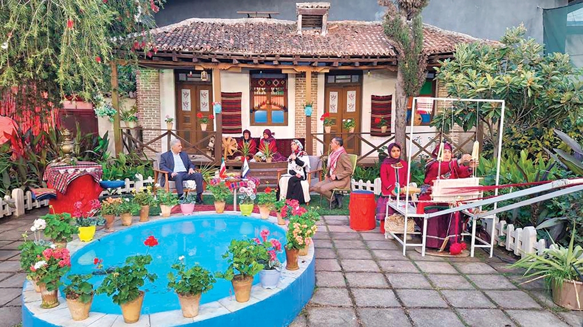 در رویداد ملی «ایران ‌جان»، بسیاری از برنامه‌های سراسری، به سمت استان مربوطه کوچ موقت می‌کنند تا برنامه‌سازان با حضور در این مناطق، تولید خود را با الهام از زیبایی‌های بکر آنجا پیش‌ببرند. یکی از این برنامه‌ها، «به‌خانه‌برمی‌گردیم» است که این‌بار یک تیم مستقل را برای تولیدمحتوای مناسب رویداد، به استان گلستان اعزام کرده است.