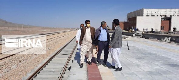 اتمام ریل‌گذاری راه‌آهن ایرانشهر - خاش