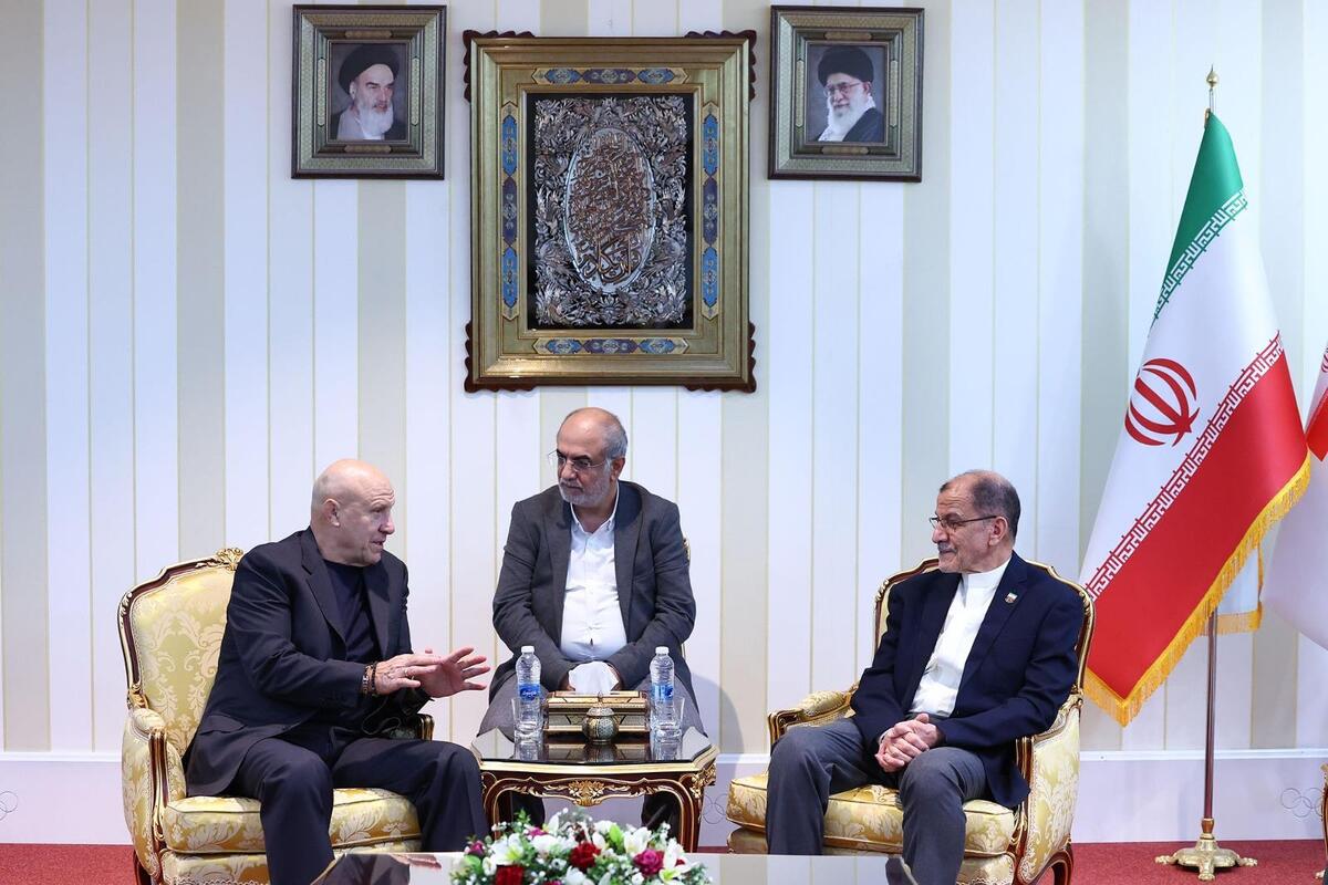 میخاییل مامیاشویلی نایب رییس اتحادیه جهانی کشتی با حضور در محل کمیته با محمود خسروی وفا رییس کمیته ملی المپیک کشورمان دیدار و گفت‌و‌گو کرد.