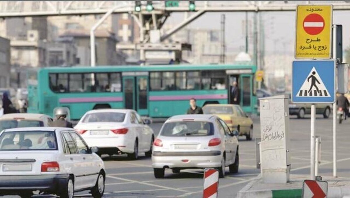 دبیرخانه کارگروه اضطرار آلودگی هوای تهران با صدور اطلاعیه‌ای درباره انتشار برخی اخبار در خصوص «اجرای طرح زوج و فرد از در منازل در شرایط عادی و تا پایان سال» گفت: شایعات مطرح‌شده در این زمینه کاملاً بی‌اساس است و به‌صورت رسمی تکذیب می‌شود.